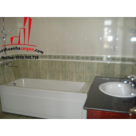 Cho thuê Villa Quận 2, khu Thảo Điền, giá 4000$