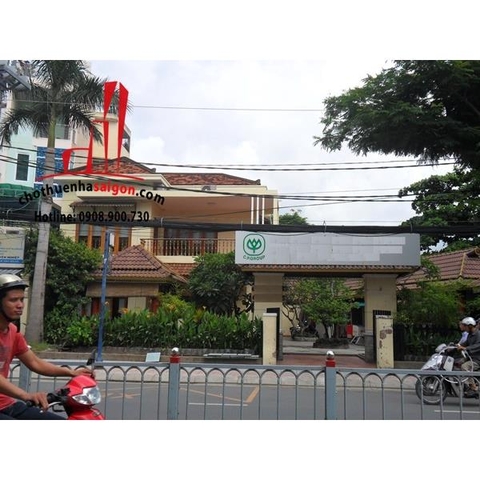 Cho thuê nhà Quận Bình Thạnh, mặt tiền đường Xô Viết Nghệ Tĩnh. Giá : 4.000 usd/tháng.