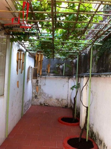Cần cho Thuê Biệt Thự Sân vườn  P.An Phú ( Sau The Vista Quận 2), giá cho thuê:2000$/tháng