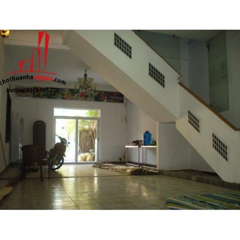 Cho thuê biệt thự Quận Bình Thạnh, đường Nguyễn Huy Tưởng. Giá : 30 triệu/tháng.