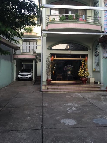 Cho thuê villa mặt tiền đường Lê Văn Huân, quận tân bình, DT sử dụng 600 m2, sân 90m2, hướng Đông , giá cho thuê:120tr/tháng