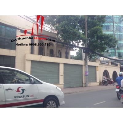 cần cho thuê nguyên căn biệt thự ngay góc đường nguyễn đình chính quận phú nhuận