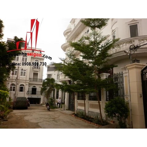 Biệt thự cao cấp cho thuê  khu Thảo Điền - Quận 2, giá 2200$