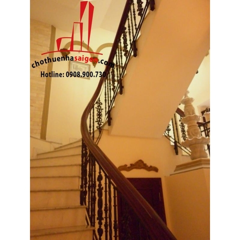 Biệt thự cao cấp cho thuê  khu Thảo Điền - Quận 2, giá 2200$