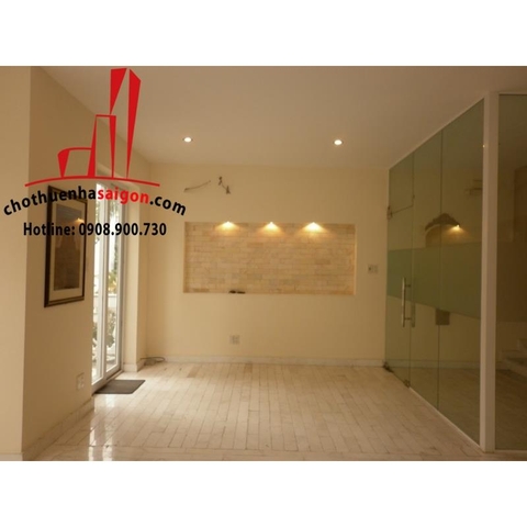 Biệt thự cao cấp cho thuê  khu Thảo Điền - Quận 2, giá 2200$
