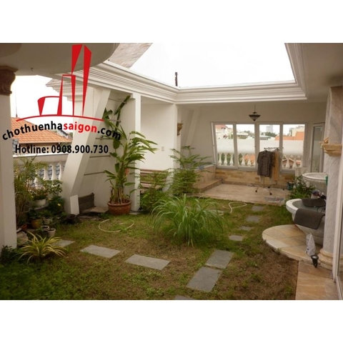 Biệt thự cao cấp cho thuê  khu Thảo Điền - Quận 2, giá 2200$