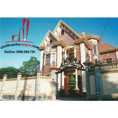 (4200 USD/tháng) Cho thuê biệt thự Thảo Điền quận 2, 700m2, hồ bơi, gần siêu thị Metro và trường quốc tế