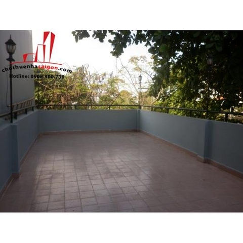 Cho thuê nhà nguyên căn mặt tiền đường Nguyễn Thượng Hiền, P.6, Q.Bình Thạnh, TPHCM.