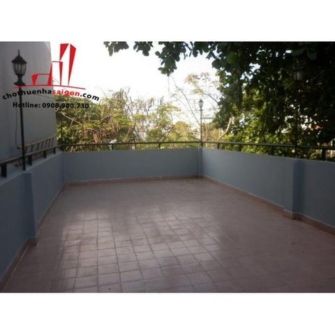 Cho thuê nhà nguyên căn mặt tiền đường Nguyễn Thượng Hiền, P.6, Q.Bình Thạnh, TPHCM.