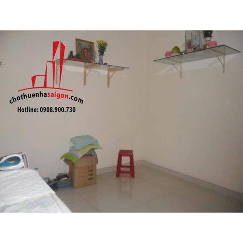 Cho thuê nhà Quận Bình Thạnh, mặt tiền đường Nguyễn Cửu Vân. Giá : 1.000 usd/tháng.