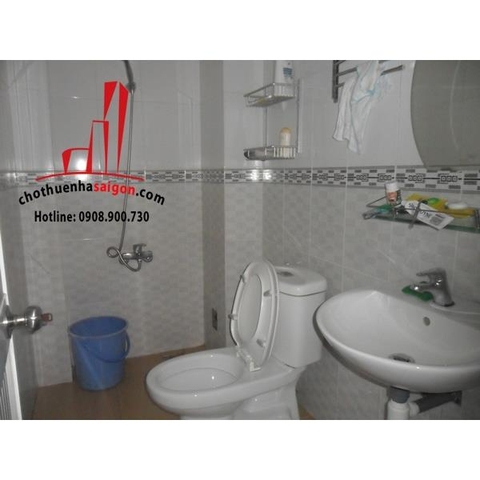 Cho thuê nhà Quận Bình Thạnh, mặt tiền đường Nguyễn Cửu Vân. Giá : 1.000 usd/tháng.