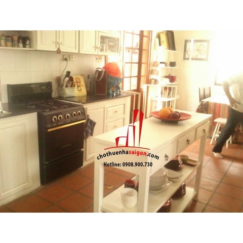 cho thuê biệt thự khu combound thảo điền quận 2, biệt thự sân vườn, hồ bơi, gía 2500$