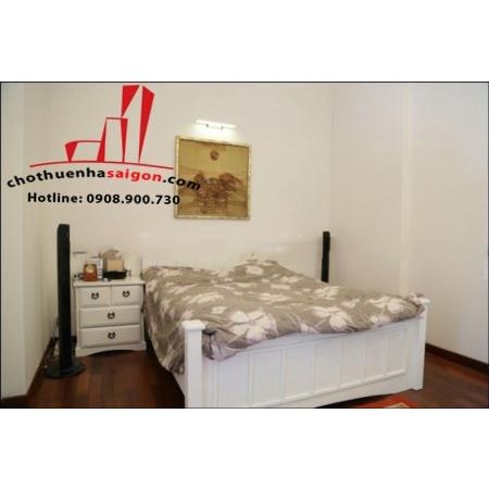 cho thuê biệt thự sân vườn khu combound thảo điền, quận 2
