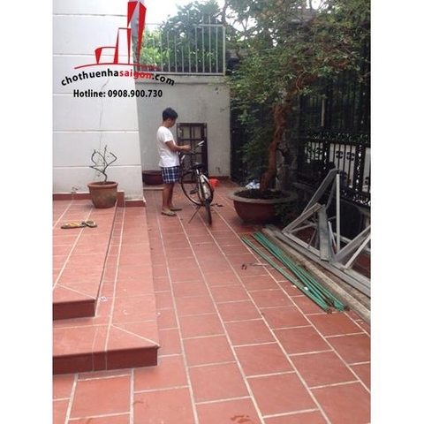 cần cho thuê biệt thự khu combound đường nguyễn văn hưởng,phường thảo điền quận 2, giá cho thuê:2500$/tháng
