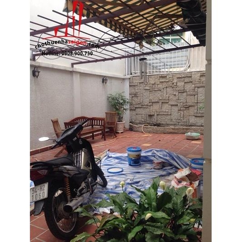 cần cho thuê biệt thự khu combound đường nguyễn văn hưởng,phường thảo điền quận 2, giá cho thuê:2500$/tháng