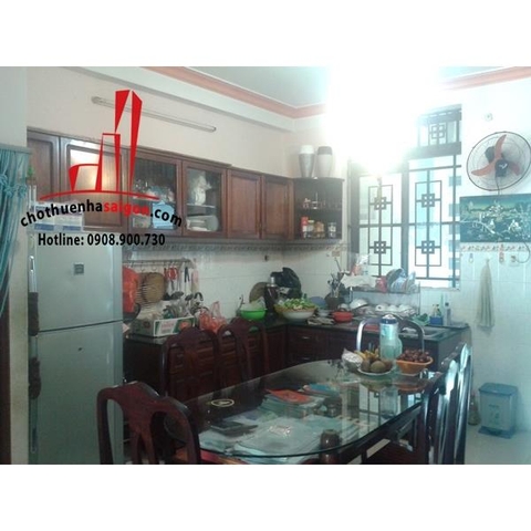 Cho thuê nhà Quận Bình Thạnh, hẻm đường Nguyễn Hữu Cảnh. Giá : 800 usd/tháng.