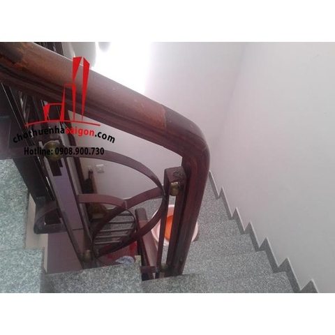 Cho thuê nhà Quận Bình Thạnh, hẻm đường Nguyễn Hữu Cảnh. Giá : 800 usd/tháng.