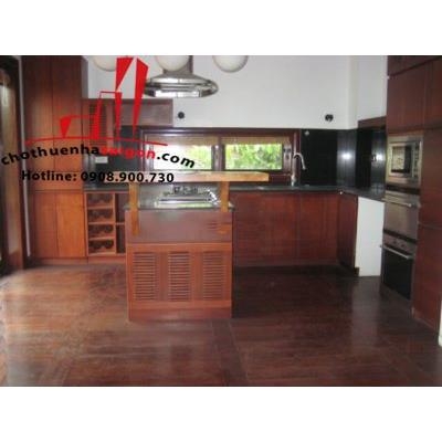 cho thuê biệt thự sân vườn đường nguyễn văn hưởng, quận 2
