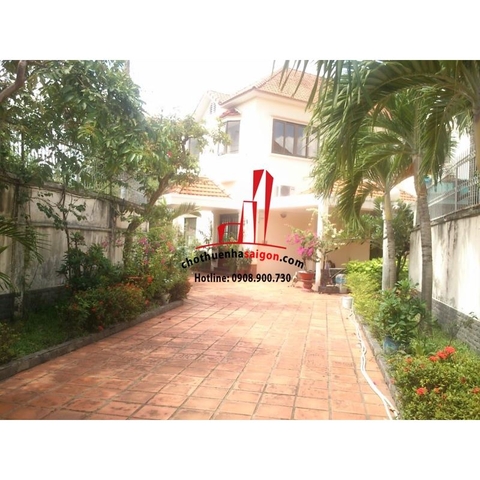 Cho thuê Villa quận 2, khu Thảo Điền, giá 3000$