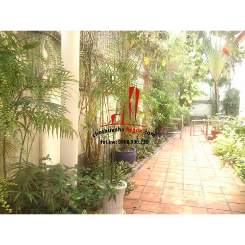 Cho thuê Villa quận 2, khu Thảo Điền, giá 3000$