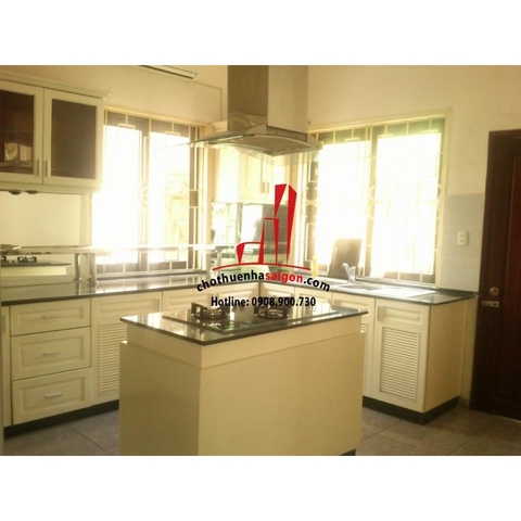 Cho thuê Villa quận 2, khu Thảo Điền, giá 3000$