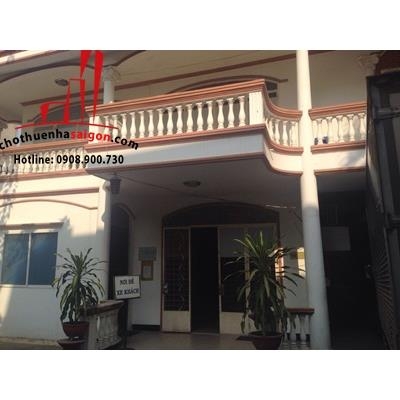 cần cho thuê biệt thự sân vườn ,hồ bơi đường lam sơn quận tân bình,giá 3500$/tháng