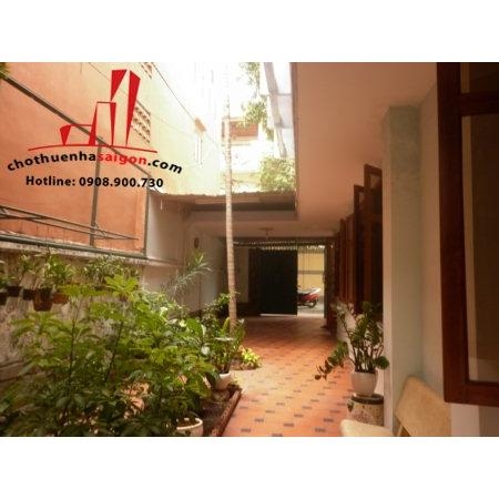 cho thuê biệt thự đường trương quốc dung, quận phú nhuận, giá 1800$