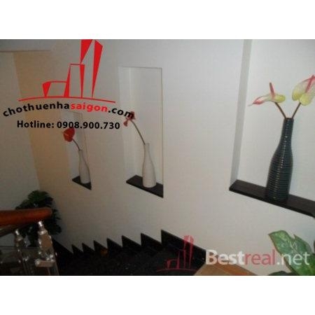 cho thuê nhà đẹp nguyên căn hẽm đường huỳnh văn bánh, quận phú nhuận, giá cho thuê:800$/tháng
