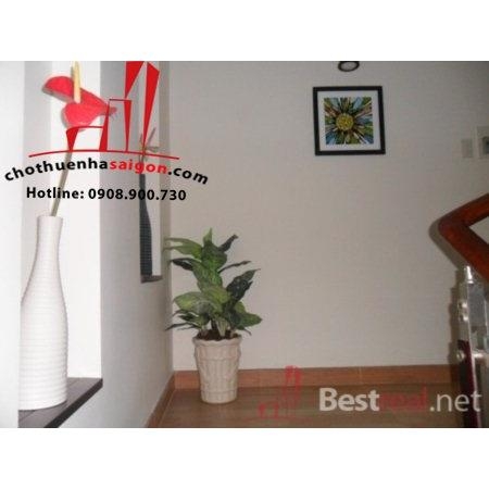 cho thuê nhà đẹp nguyên căn hẽm đường huỳnh văn bánh, quận phú nhuận, giá cho thuê:800$/tháng