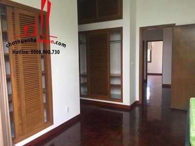 cần cho thuê villa khu combound có 4 căn đường nguyễn văn hưởng quận 2, giá cho thuê:2700$/tháng