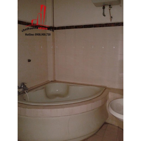 Cho thuê nhà Quận Bình Thạnh, mặt tiền đường Phan Xích Long. P3. Giá : 33 triệu/tháng.