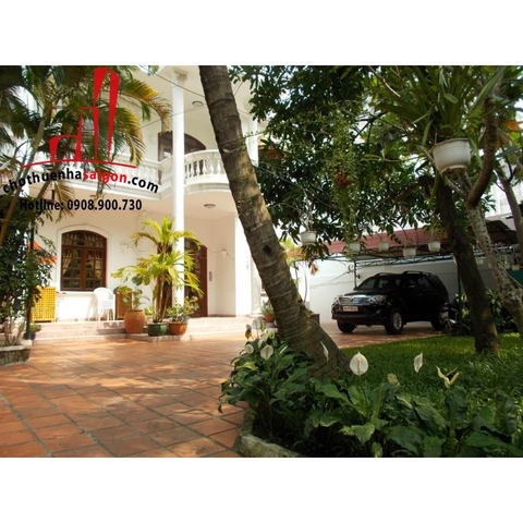 Cho thuê Villa Quận 2, khu Thảo Điền, giá 3000$