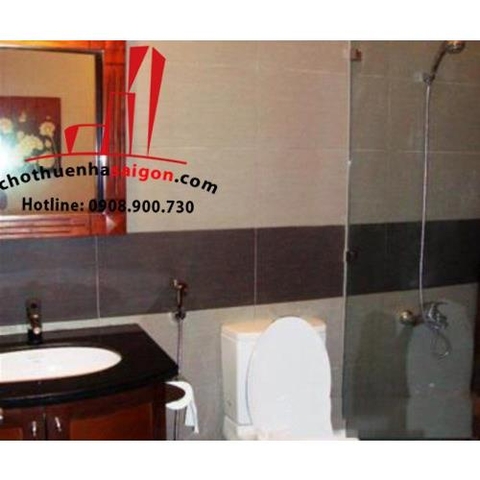 cho thuê villa quận 2, đường nguyễn văn hưởng, khu biệt thự bờ sông giá 2500$