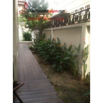 Cho thuê Villa Quận 2, khu Thảo Điền, giá 3000$
