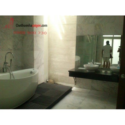 Cho thuê Villa Quận 2, khu Thảo Điền, giá 3000$