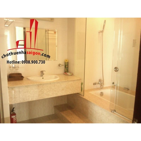 Cho thuê Villa Quận 2, khu Thảo Điền, giá 2300$
