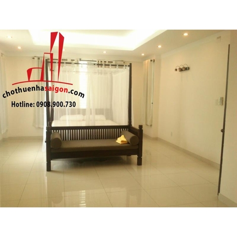 Cho thuê Villa Quận 2, khu Thảo Điền, giá 2300$