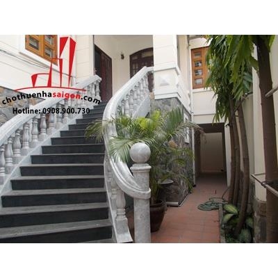 cho thuê biệt thự quận 2,đường quốc hương phường thảo điền giá cho thuê:1200$/tháng