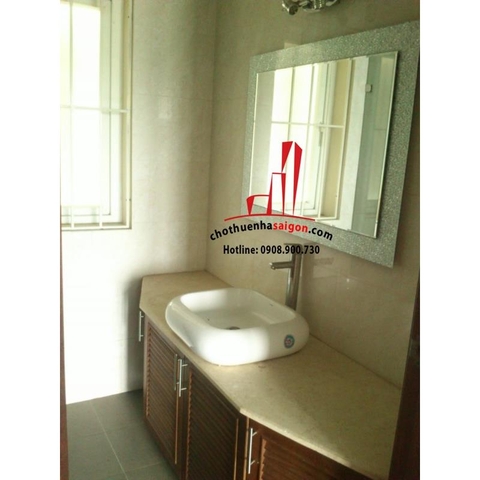 Cho thuê biệt thự Quận 2, đường Nguyễn Văn Hưởng, Thảo Điền, giá 3000$