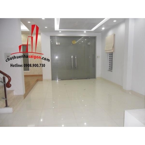 Cho thuê Villa Quận Phú Nhuận, mặt tiền đường Hoa Lan khu Phan Xích Long. Giá : 45 triệu/tháng.