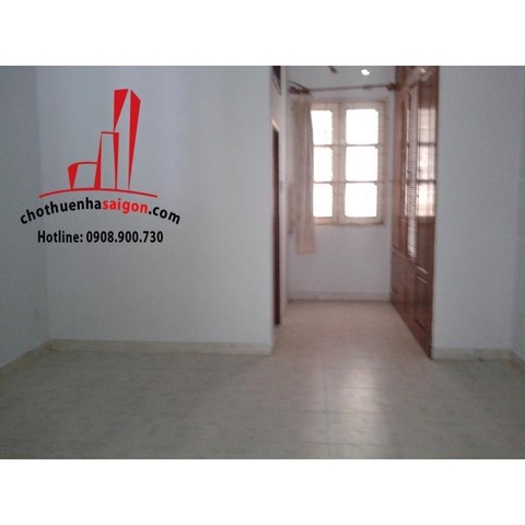 Cho thuê nhà Quận Bình Thạnh, mặt tiền đường Phan Xích Long. P3. Giá : 30 triệu/tháng.