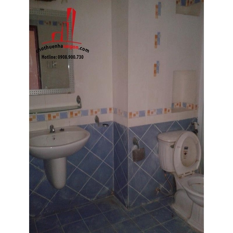 Cho thuê nhà Quận Bình Thạnh, mặt tiền đường Phan Xích Long. P3. Giá : 30 triệu/tháng.