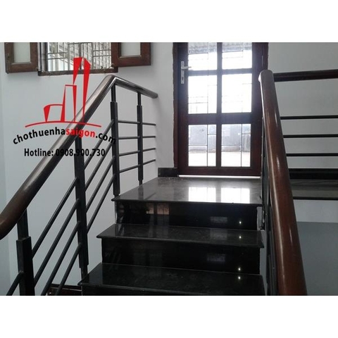 Cho thuê nhà Quận Bình Thạnh, mặt tiền đường Phan Xích Long. P3. Giá : 30 triệu/tháng.