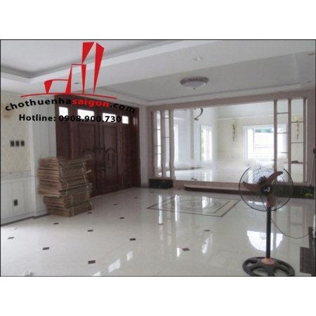 cho thuê biệt thự sân vườn khu thảo điền, quận 2