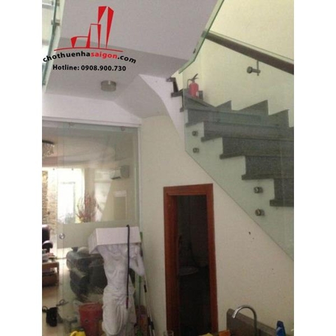 cho thuê nhà đẹp nguyên căn quận 1, đường phó đức chính, giá 30tr