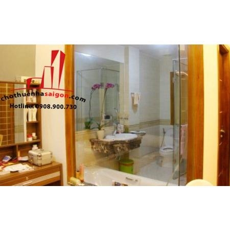 cho thuê nhà đẹp nguyên căn quận 1, đường phó đức chính, giá 30tr