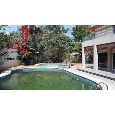 Biệt thự đường Nguyễn Ư Dĩ cho thuê 900m2 5PN 2 hồ bơi sân vườn gara đậu xe hơi