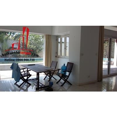 Biệt thự đường Nguyễn Ư Dĩ cho thuê 900m2 5PN 2 hồ bơi sân vườn gara đậu xe hơi