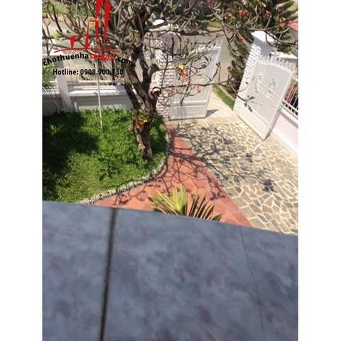 cho thuê biệt thự đường nguyễn văn hưởng,  khu combound thảo điền 1, quận 2, giá cho thuê:2300$/tháng