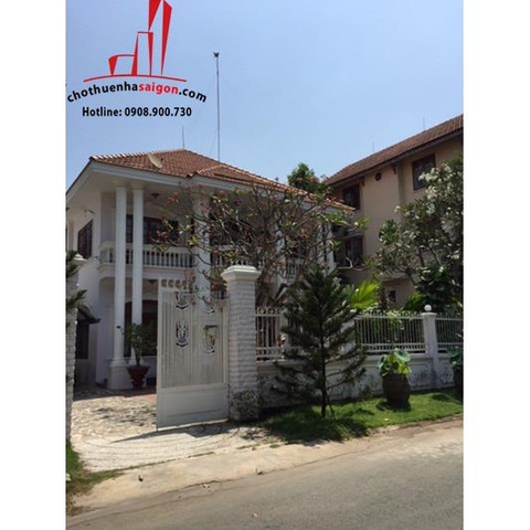 cho thuê biệt thự đường nguyễn văn hưởng,  khu combound thảo điền 1, quận 2, giá cho thuê:2300$/tháng